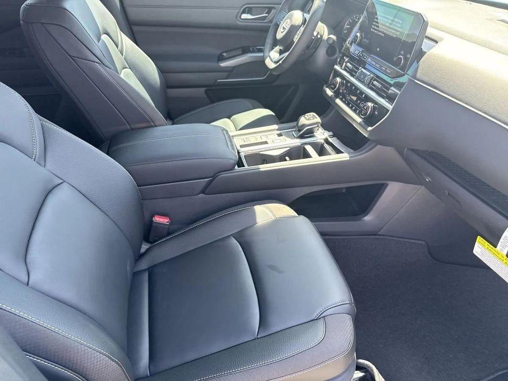 new 2025 Nissan Pathfinder car, priced at $35,961