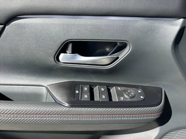 new 2025 Nissan Kicks car, priced at $28,695