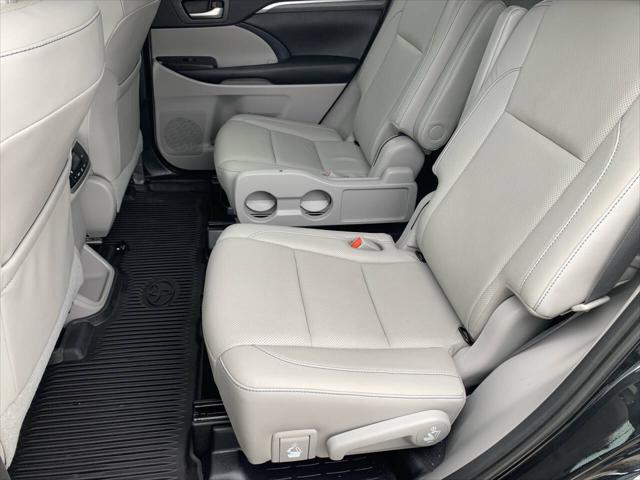 used 2019 Toyota Highlander car