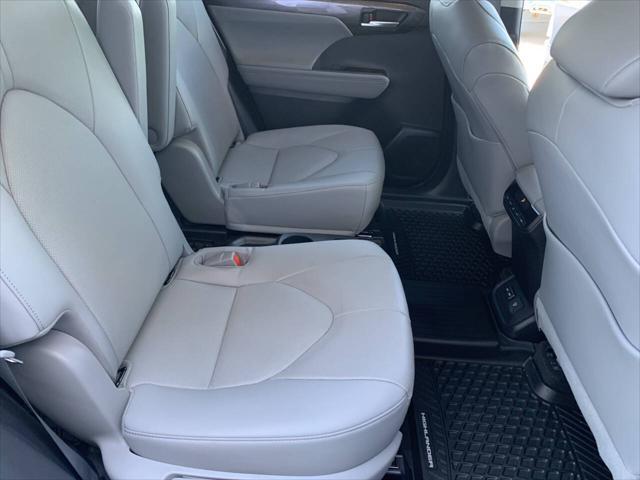 used 2023 Toyota Highlander car