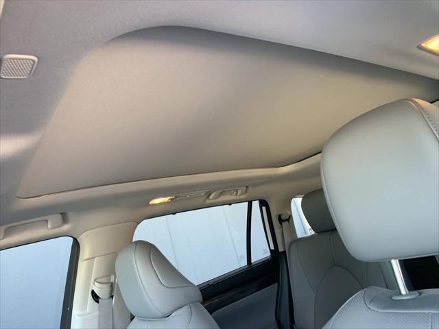 used 2023 Toyota Highlander car