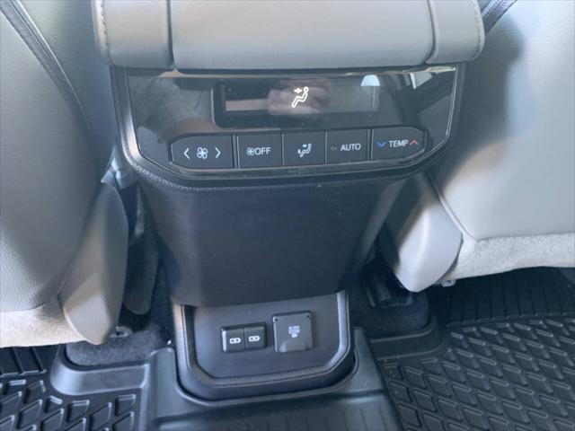 used 2023 Toyota Highlander car