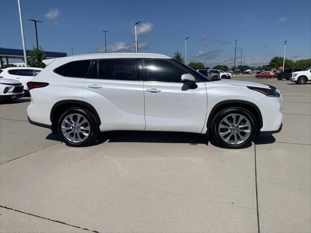 used 2023 Toyota Highlander car