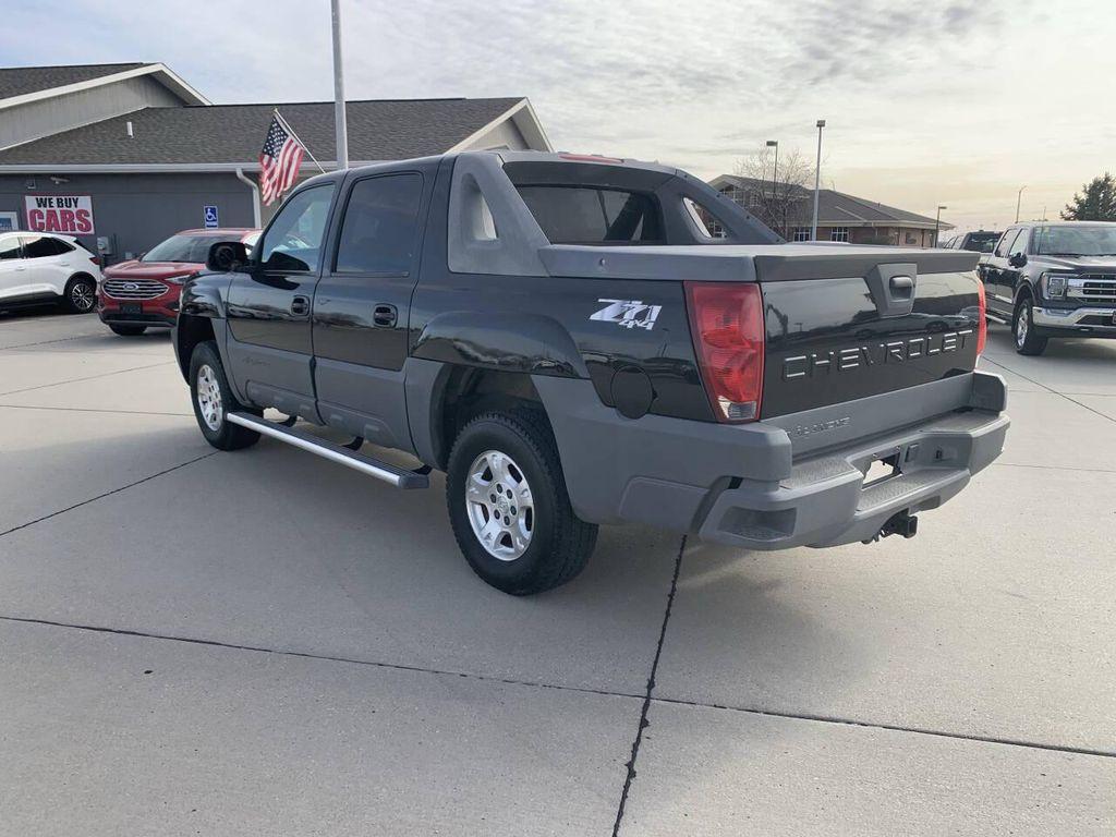 used 2002 Chevrolet Avalanche car, priced at $5,750