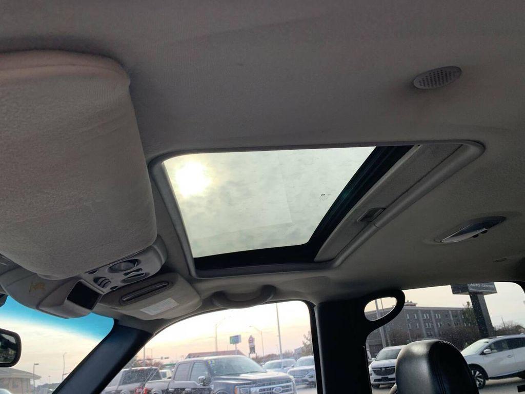 used 2002 Chevrolet Avalanche car, priced at $5,750