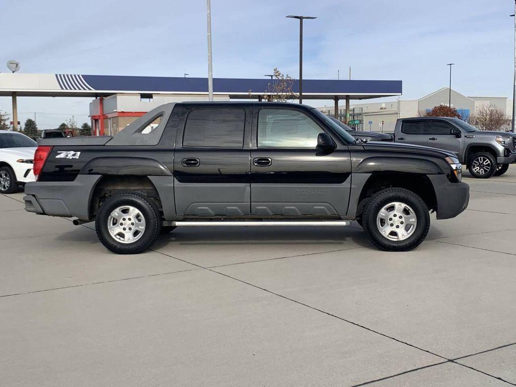 used 2002 Chevrolet Avalanche car, priced at $5,750