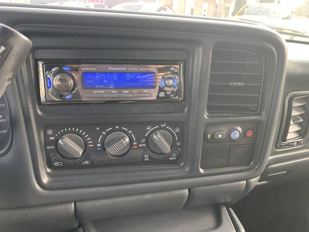 used 2002 Chevrolet Avalanche car, priced at $5,750