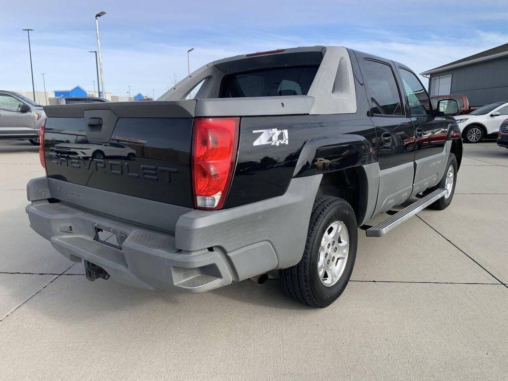 used 2002 Chevrolet Avalanche car, priced at $5,750