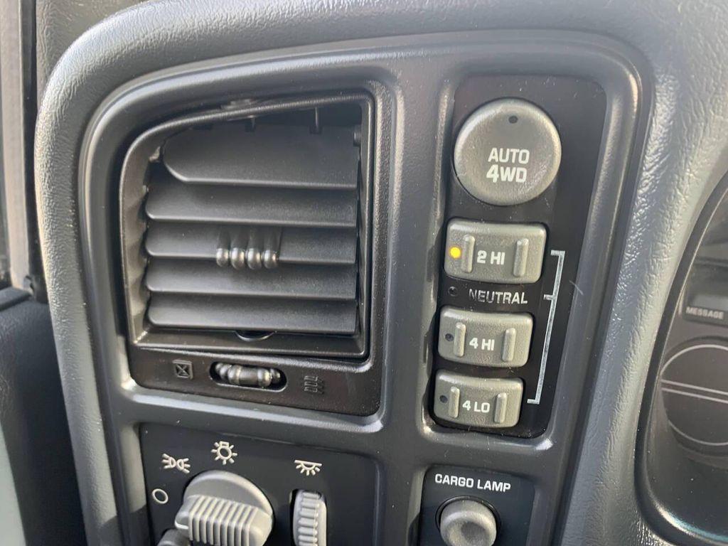 used 2002 Chevrolet Avalanche car, priced at $5,750