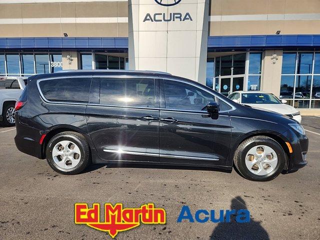 used 2017 Chrysler Pacifica car, priced at $10,639