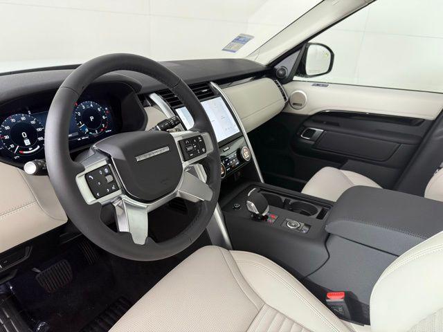 new 2025 Land Rover Discovery car, priced at $68,568