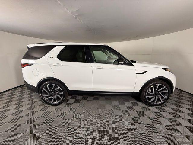 new 2025 Land Rover Discovery car, priced at $68,568