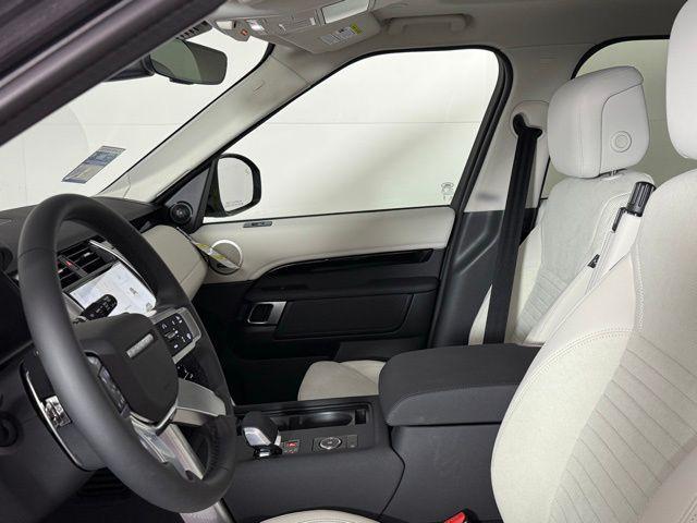new 2025 Land Rover Discovery car