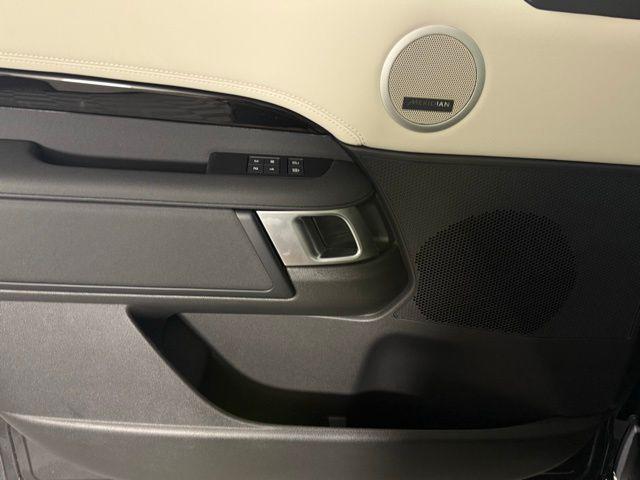 new 2025 Land Rover Discovery car