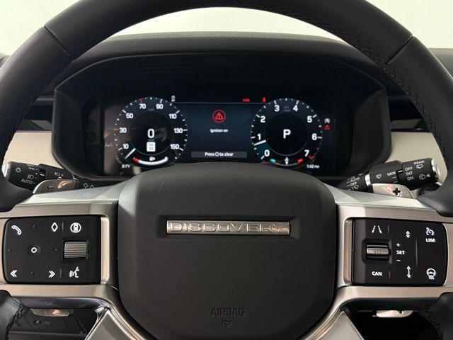 new 2025 Land Rover Discovery car