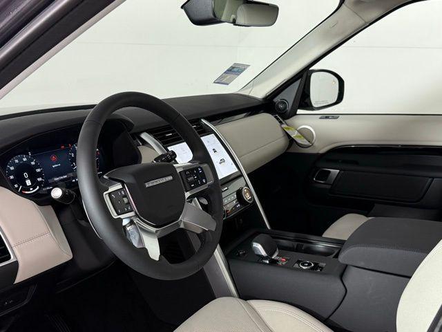 new 2025 Land Rover Discovery car