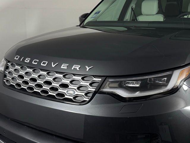 new 2025 Land Rover Discovery car