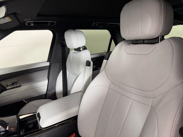 new 2025 Land Rover Range Rover Sport car