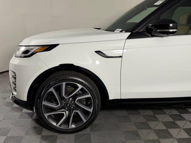 new 2025 Land Rover Discovery car