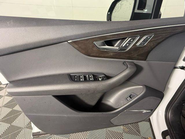 used 2020 Audi Q7 car, priced at $28,500