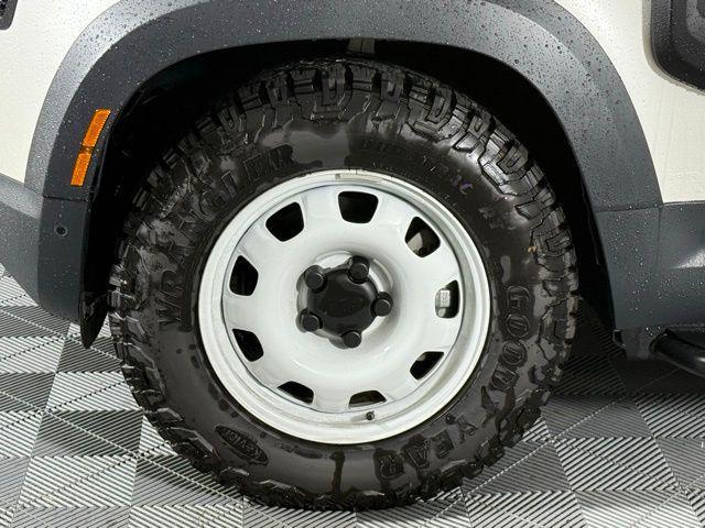 new 2024 Land Rover Defender car