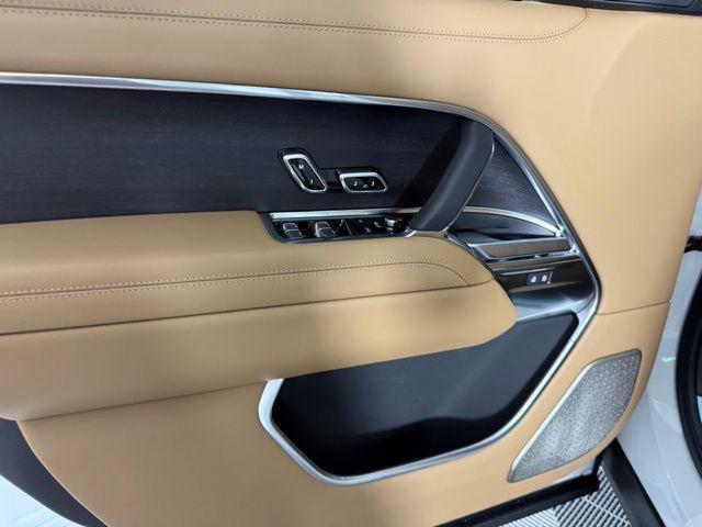 new 2025 Land Rover Range Rover car