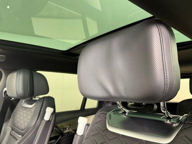 new 2025 Land Rover Range Rover car