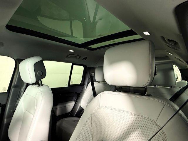 new 2025 Land Rover Defender car