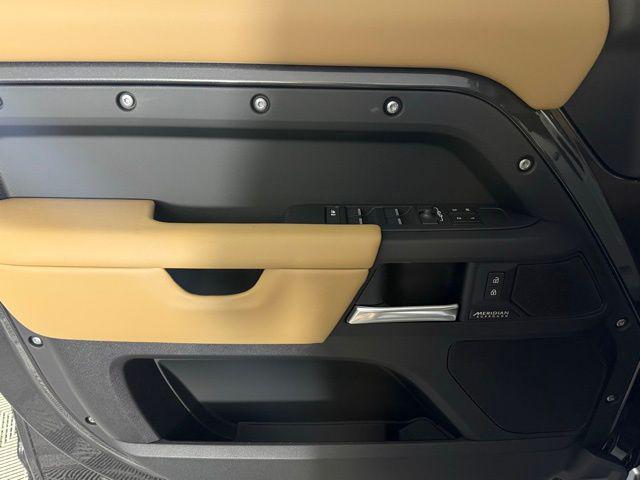 new 2025 Land Rover Defender car