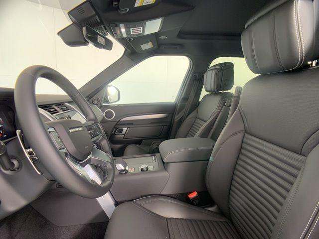 new 2025 Land Rover Discovery car