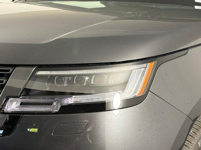 new 2025 Land Rover Range Rover car