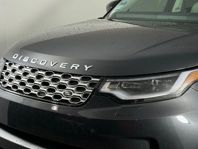 new 2025 Land Rover Discovery car, priced at $73,653