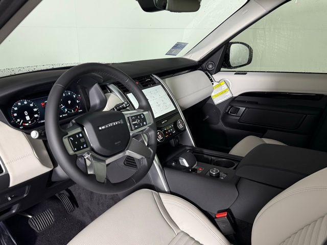 new 2025 Land Rover Discovery car, priced at $73,653