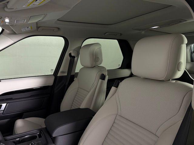 new 2025 Land Rover Discovery car, priced at $73,653