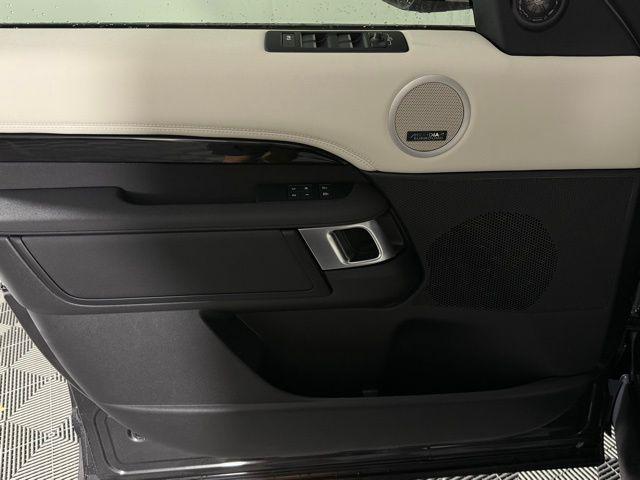new 2025 Land Rover Discovery car, priced at $73,653