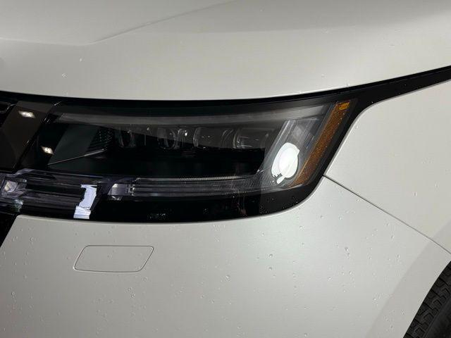 new 2025 Land Rover Range Rover car