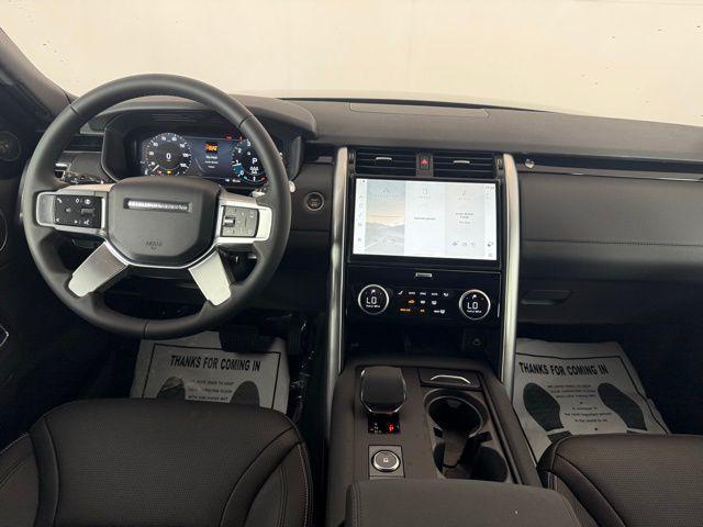 new 2025 Land Rover Discovery car