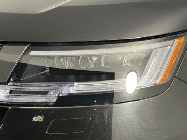 new 2025 Land Rover Range Rover car