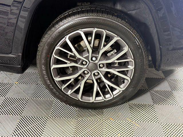 used 2021 Jeep Grand Cherokee L car, priced at $35,900