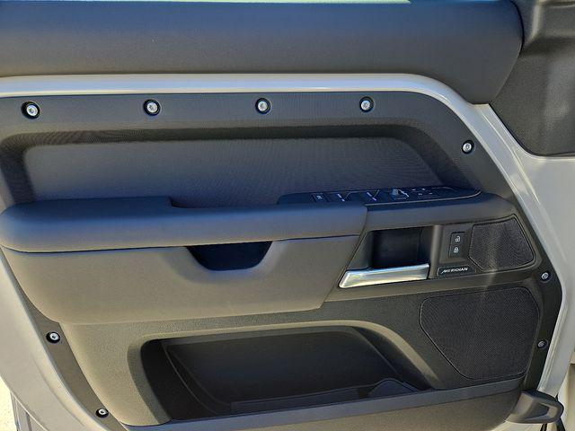 new 2026 Land Rover Defender car