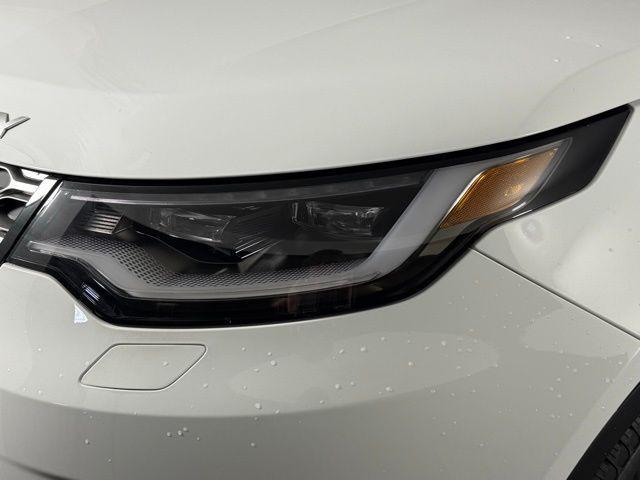 used 2024 Land Rover Discovery car, priced at $46,900