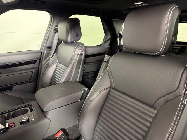 new 2025 Land Rover Discovery car, priced at $69,653