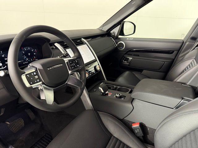 new 2025 Land Rover Discovery car, priced at $69,653