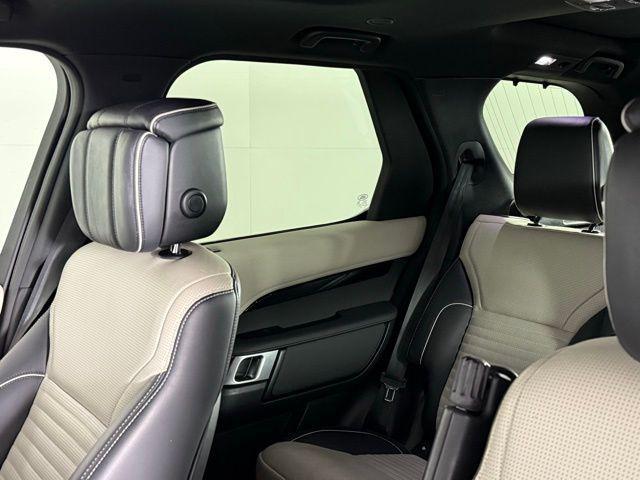 used 2022 Land Rover Discovery car, priced at $38,900
