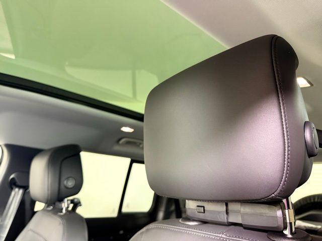 new 2025 Land Rover Defender car