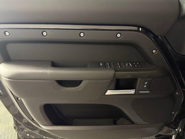 new 2025 Land Rover Defender car
