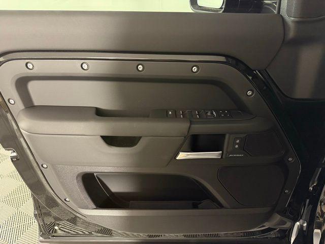 new 2025 Land Rover Defender car