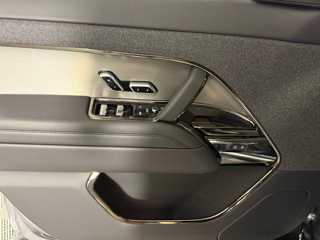 new 2025 Land Rover Range Rover Sport car