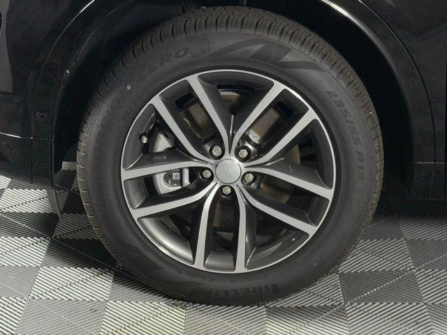 new 2025 Land Rover Discovery Sport car