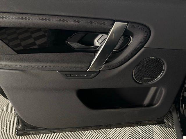 new 2025 Land Rover Discovery Sport car